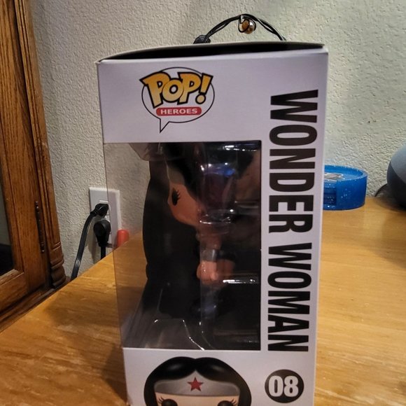 DC Universe Wonder Woman PX Exclusive Funko Pop - Picture 2 of 11